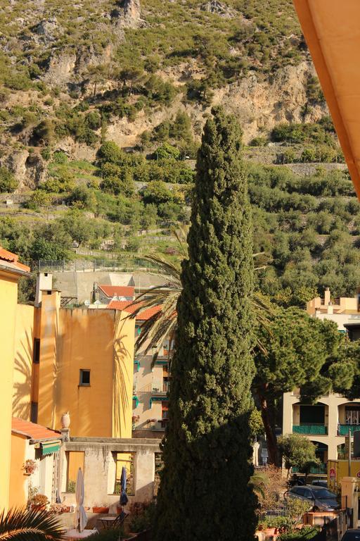 Les Agrumes Varigotti Bagian luar foto
