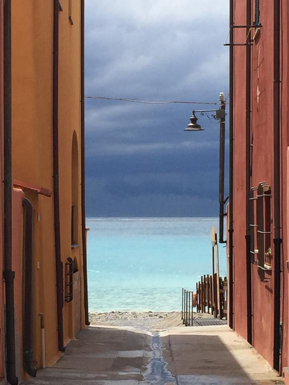 Les Agrumes Varigotti Bagian luar foto
