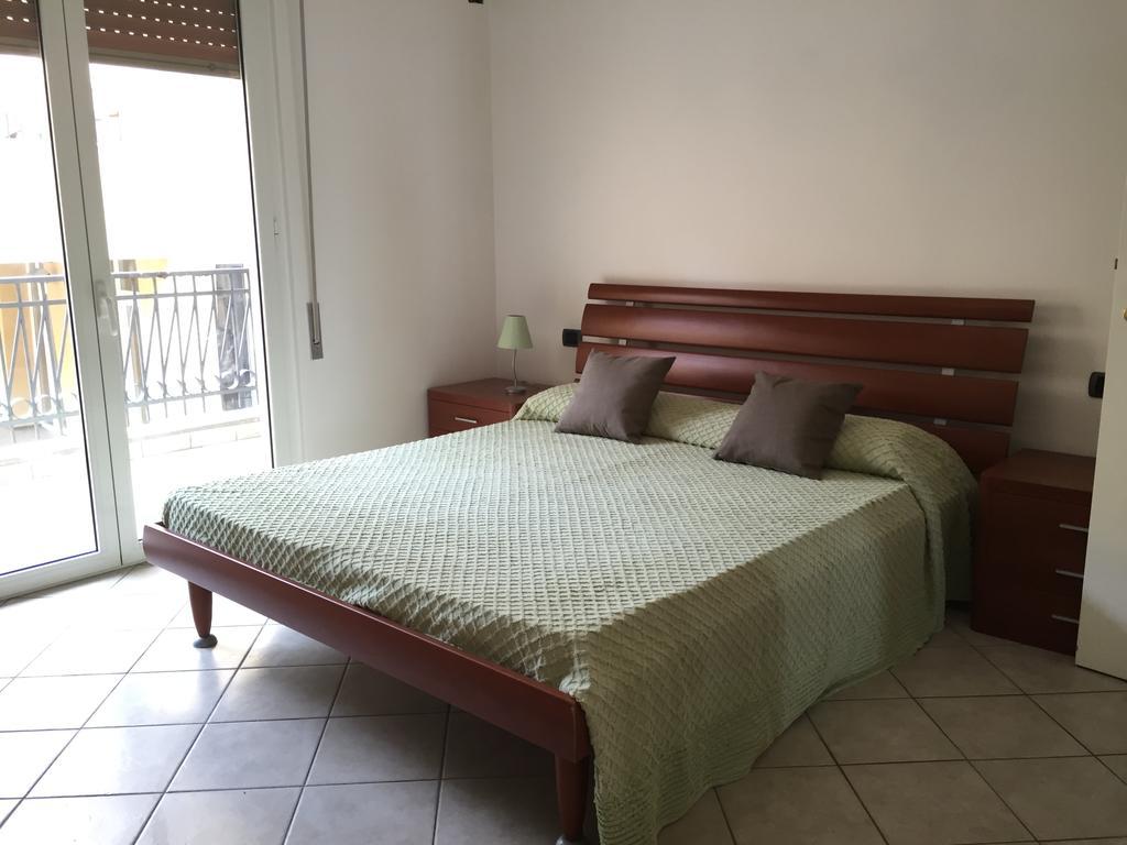 Les Agrumes Varigotti Bagian luar foto
